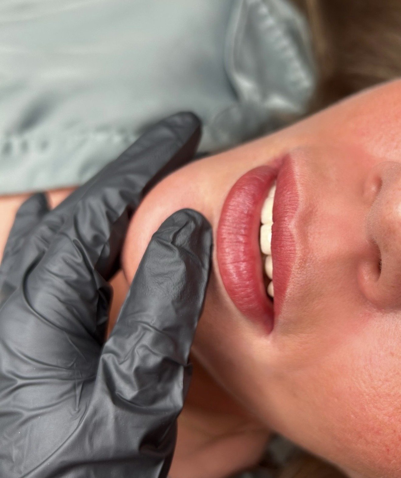 Permanent Make-Up (PMU) Slider